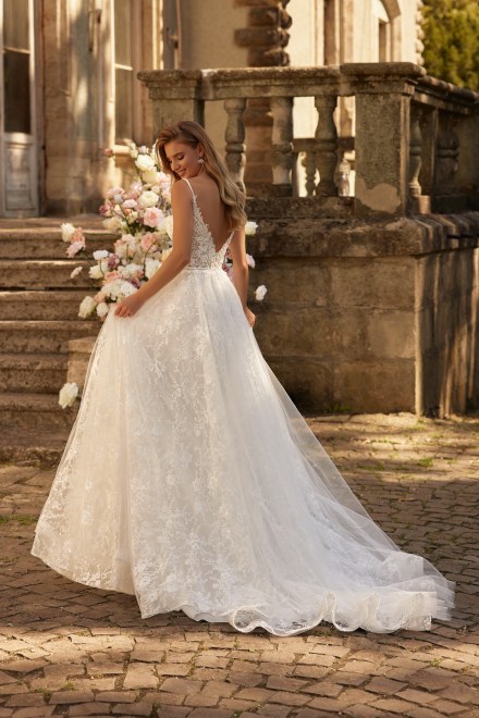 https://www.sposa-lia.com/images/stories/virtuemart/product/4) Sophie.jpg